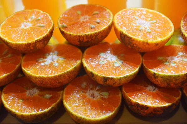 Fresco Rotondo Fette Arancia Nel Mercato Come Sfondo Arancione Naturale — Foto Stock