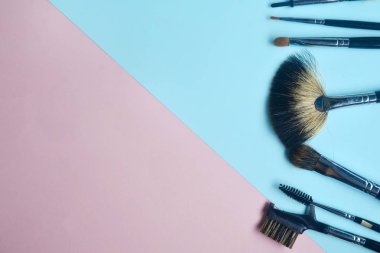 Pastel arka plan, Minimal üzerinde fırça seti Yaratıcı düz yatıyordu 