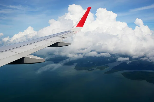 Tropical group of islands in Thailand as seen on window through — Stock Photo, Image