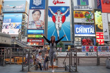 Osaka, Japonya - 26 Mayıs 2019 Osaka ünlü yer Dotonbori,