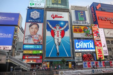 Osaka, Japonya - 26 Mayıs 2019 Osaka ünlü yer Dotonbori,