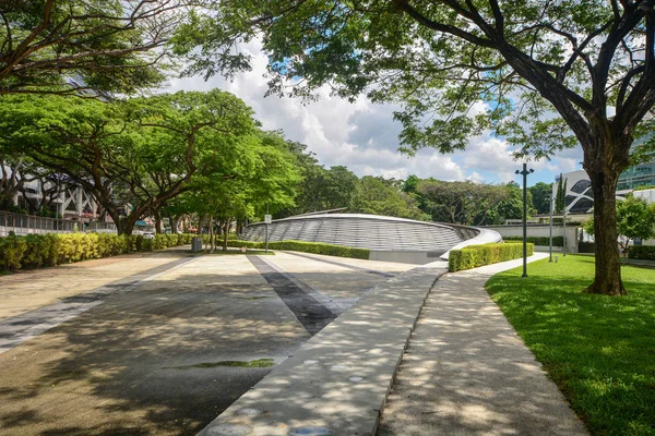 Singapur - 28 Mayıs 2019 :Sin Penang Rd doğal yeşil park