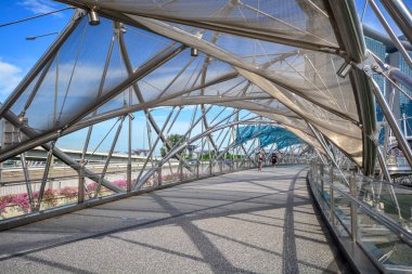 Singapur - 28 Mayıs 2019 : Helix Bridge şehir manzarası da
