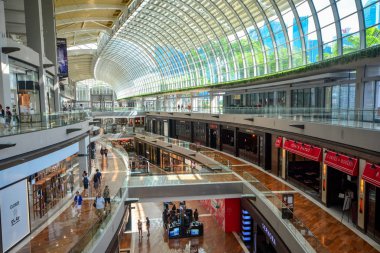 Singpore - 28 Mayıs 2019 : Marina Bay Sands interi'deki Shoppes