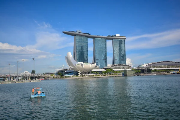 Singpore - May 28, 2019 : Güzel mimari bina skyscr