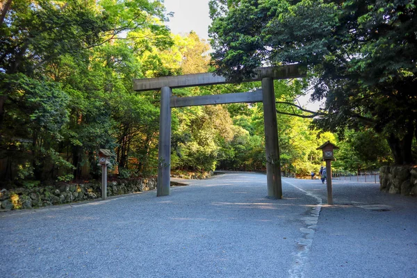 Le sanctuaire Ise Jingu est le sanctuaire shintoïste le plus sacré du Japon. Situé dans — Photo