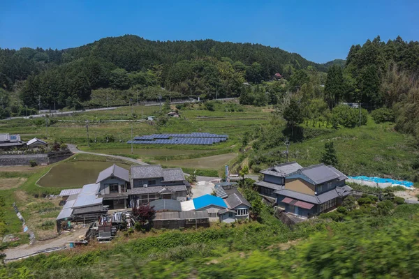 2019年5月24日 - 日本三米行 ：铁路列车线到的自然景观 — 图库照片