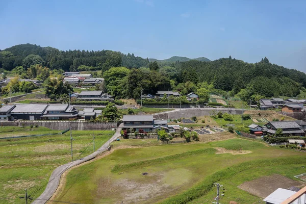 24 mei 2019-Mie, Japan: natuur zicht op de spoorlijn naar — Stockfoto