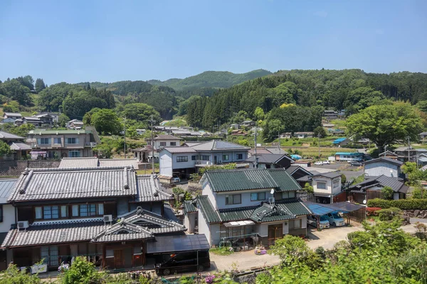 Május 24, 2019-Mie, Japán: a vasúti vonatvonal Természetnézete — Stock Fotó