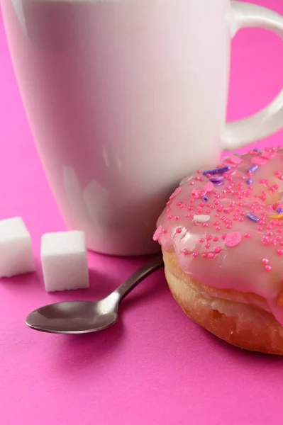 Vetical Format Closeup Hot Pink Coffee Donuts — Stock Photo, Image