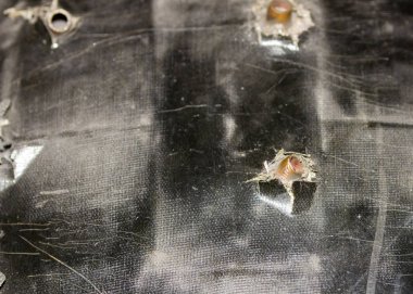 askeri polis devriye test için bir kurşun kurşun geçirmez yelek yakın çekim yırtılma tehlikesi güvenliğinin geliştirilmesi