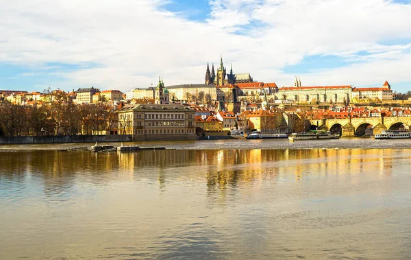 Yirminci Yüzyılın Cazibe Mala Strana Kale Shore Vatslav Başkan Katedral — Stok fotoğraf