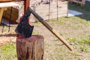 Ortaçağ ax uzun menzilli melee çok fonksiyonlu silah huzurlu şenlik ateşi dinlenmek kamp kesimler günlüklerini kullanın