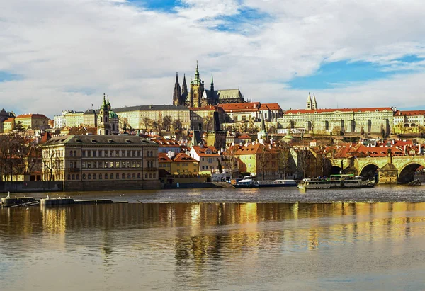 Eski Tarihi Şehir Merkezi Katedral Saint Vitas Prag Kalesi Görünümünü — Stok fotoğraf