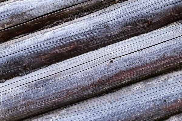 Oude Houten Hellende Rij Van Pine Logs Rustieke Muur Huis — Stockfoto