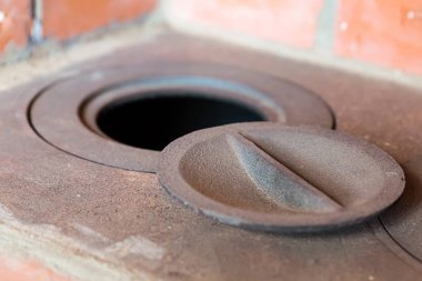 demir ocak tuğla ocak mutfak açık yıpranmış paslı yakın doğal rustik açık ateş