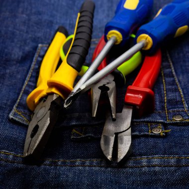 elektrik tamir araçları seti iş giysileri, koyu mavi denim kumaş dağınık yalan