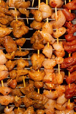 dikey ahşap şişdomuz mini adet kurutma et jerk keskin terbiyeli et cips