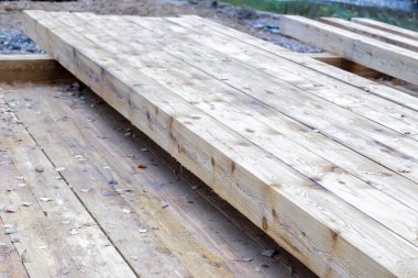 palet ahşap çam düğümlü yapı malzemeleri kereste fabrikası pürüzsüz kurutma