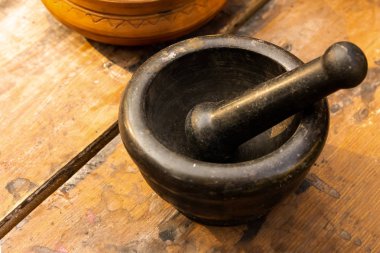 taş geleneksel harç doğrama çeremere yakın çekim mutfak aksesuarları