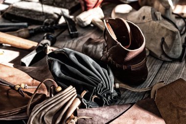 set usta yapma atölye tanner koyu çanta geleneksel çanta bot ayakkabı