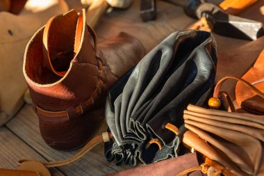 arka plan pazar rustik siyah çanta deri doğal kahverengi çizmeler geleneksel