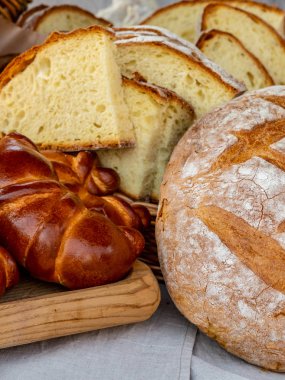 pişirme kek çok taze ekmek arka plan dikey desen pişirme. El yapımı ekmek