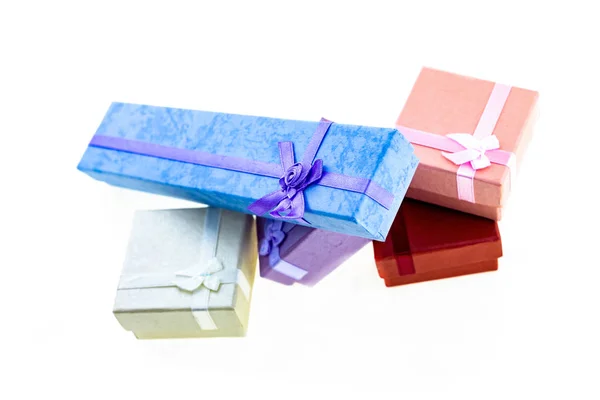 Set cajas de regalo de vacaciones sorpresa azul rojo gris primer plano sobre un fondo aislado — Foto de Stock