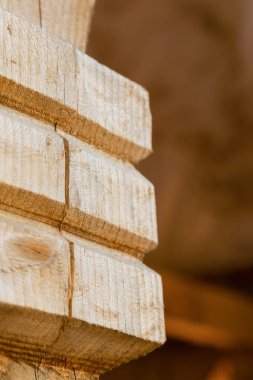 doğal ahşap sütun yakın çekim oyulmuş dikey fotoğraf desen ülke bina