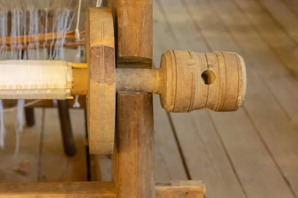 Mecanismo madera vieja fábrica natural telar base de diseño rústico — Foto de Stock