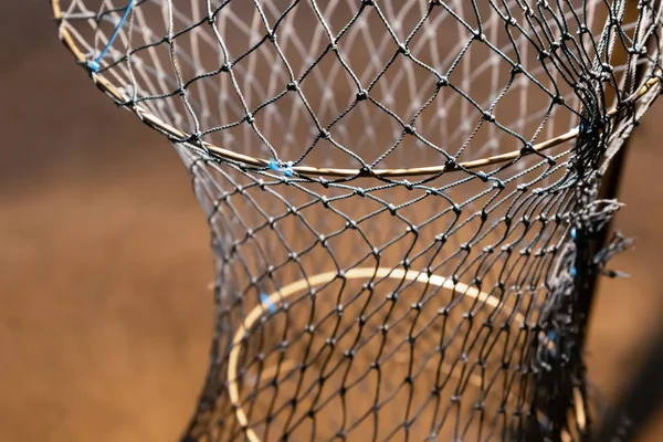 Redes de pesca de vime de nylon vertical foto closeup dobrável tradicional — Fotografia de Stock