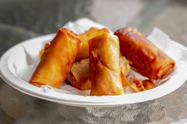 bahar rulo kızarmış fast food asya sokak snack. Lezzetli sebze sprinroll tayland cafe