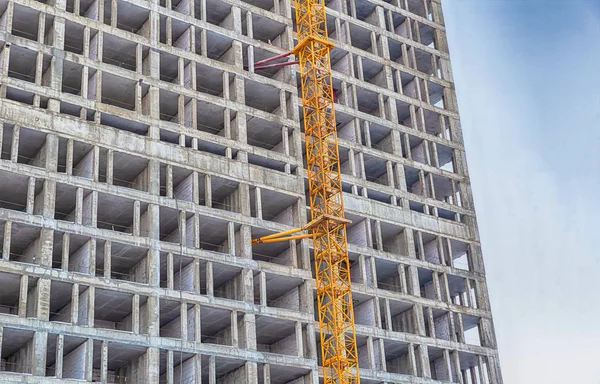 Mrakodrap na obloze, výstavba staveniště — Stock fotografie