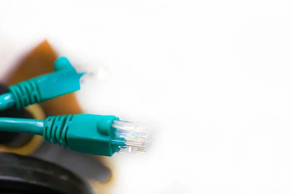 LAN kabelová síť Internet uzavření základ kopie prostor bílé pozadí EN — Stock fotografie