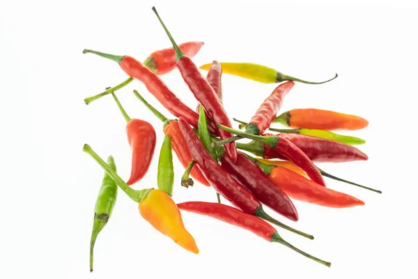 Appetitlich Frische Chilischoten Mini Schoten Grün Rot Auf Weißem Hintergrund — Stockfoto