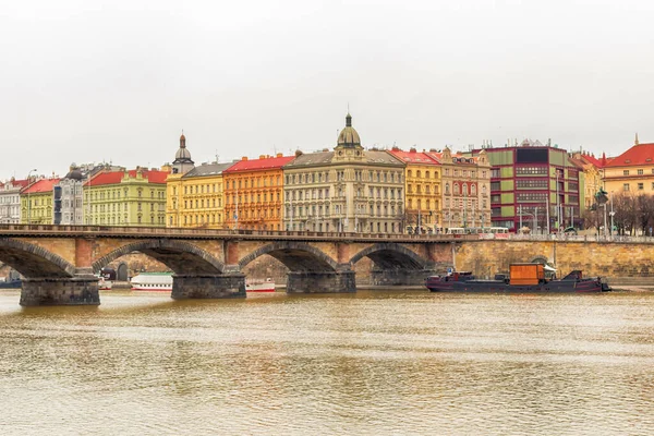 República Checa Praga 2017 Vista Rio Para Cidade Europeia Ponte — Fotografia de Stock