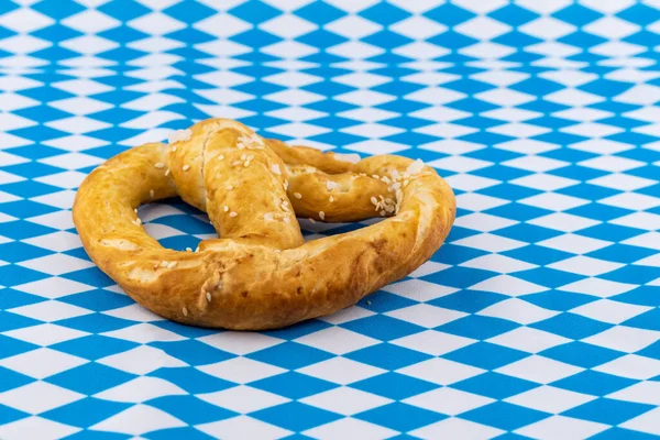 Precle Smaczne Świeże Oktoberfest Symbol Niebiesko Biały Romb Wzór — Zdjęcie stockowe
