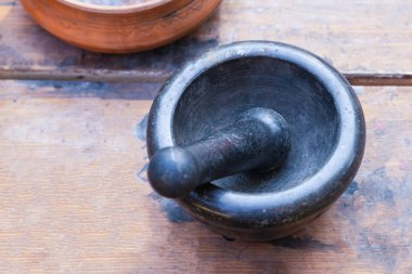 Tıptaki malzemeleri öğütmek için tokmaklı mermer siyah havan topu.