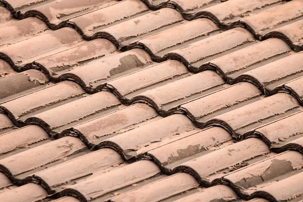 Betegeld Dak Van Het Huis Golvend Licht Bruin Hellende Achtergrond — Stockfoto