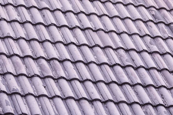 背景タイル屋根波状の質感垂直ライトグレー — ストック写真