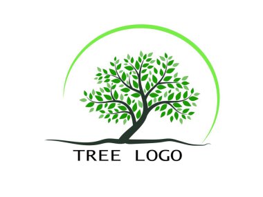Yeşil yapraklı ağaç ve kökler güzel ve ferahlatıcı görünüyor. Ağaç ve kökler LOGO biçimi.