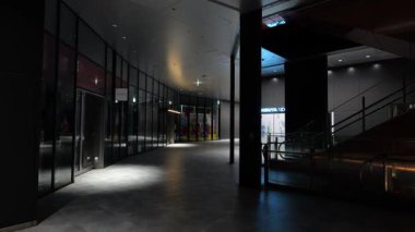 Shibuya Sakura Sahne Gece Görüşü, Japonya Tokyo Haziran 2025