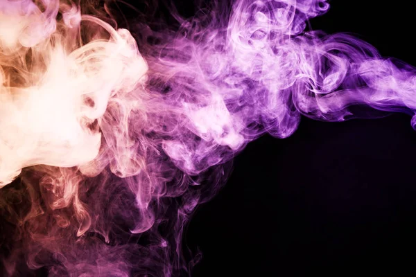 Kalın renkli duman pembe ve sarı bir siyah arka plan izole. Vap duman arka plan