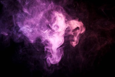 Pembe ve mor bulut duman siyah arka plan izole. Vap duman arka plan