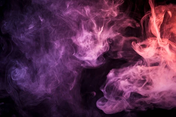 Bulut kırmızı ve pembe duman siyah Yalıtılmış zemin. Vap duman arka plan