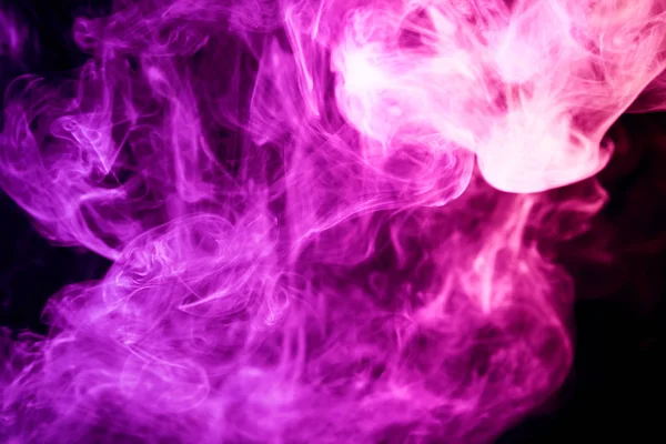 Sűrű Rózsaszínű Füsttel Elszigetelt Fekete Háttéren Háttérben Füst Vape — Stock Fotó
