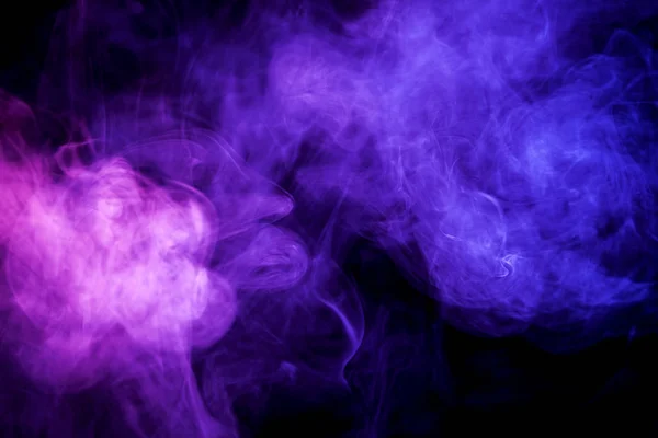 Espeso Humo Púrpura Colorido Sobre Fondo Negro Aislado Antecedentes Del — Foto de Stock