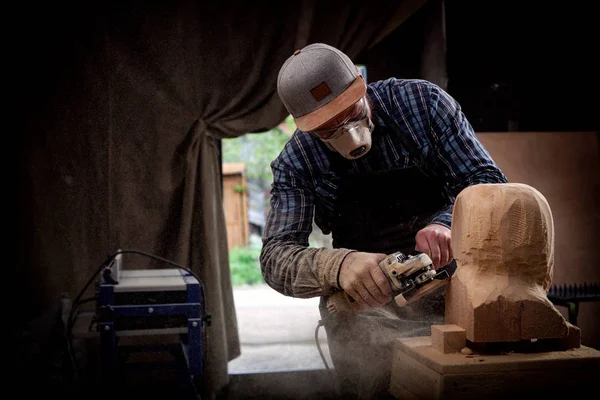Carpinteiro Experiente Roupas Trabalho Pequeno Proprietário Buiness Trabalhando Oficina Madeira — Fotografia de Stock