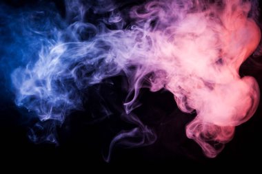 Bulut mavi, pembe, mor duman siyah Yalıtılmış zemin. Vap duman arka plan