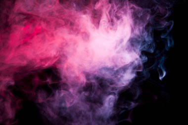 Kalın mavi, pembe ve turuncu siyah bir izole arka plan üzerinde duman. Vap duman arka plan